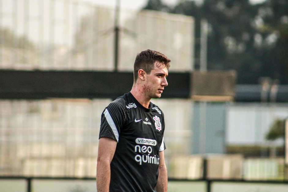 Lucas Piton no treino preparatrio para jogo entre Corinthians e Fluminense