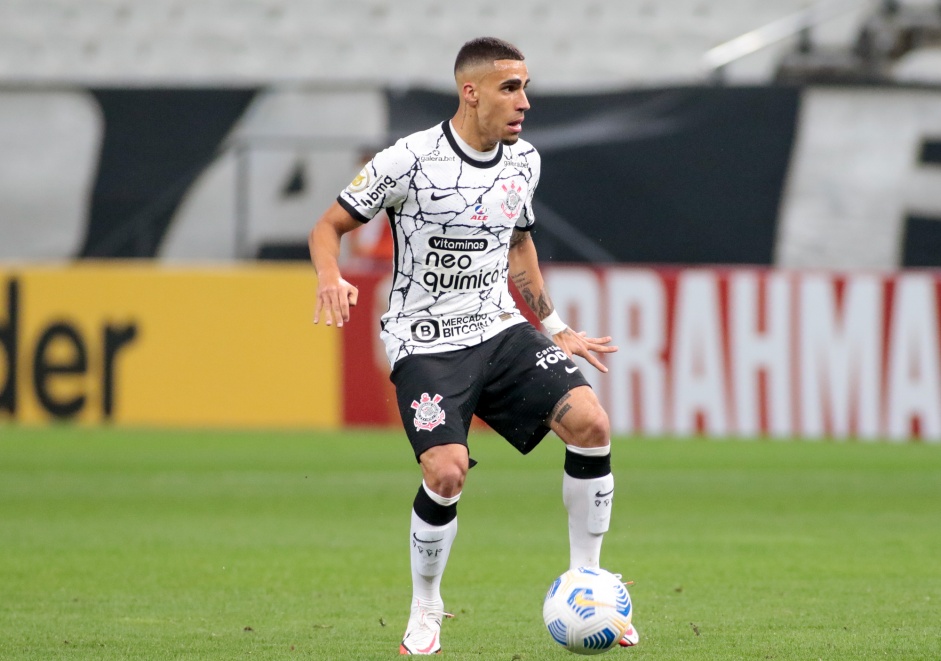 Volante Gabriel atuando no jogo entre Corinthians e Amrica-MG, pelo Campeonato Brasileiro