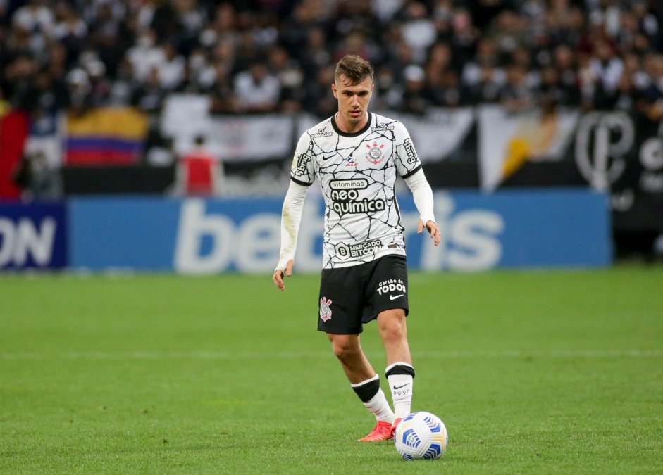 Lucas Piton durante partida entre Corinthians e Cuiab