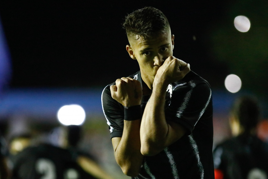 Keven Vinicius marcou o primeiro gol do Corinthians, contra o Resende