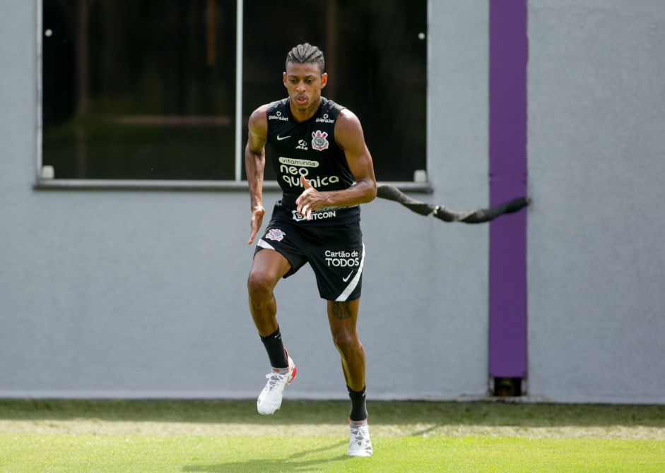 Robson Bambu está emprestado ao Corinthians até o final de 2022