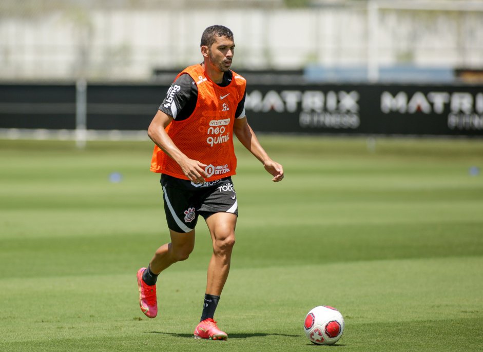 Bruno Melo, até aqui, disputou quatro jogos pelo Corinthians; jogador chegou ao clube em janeiro e passou por problemas pessoais