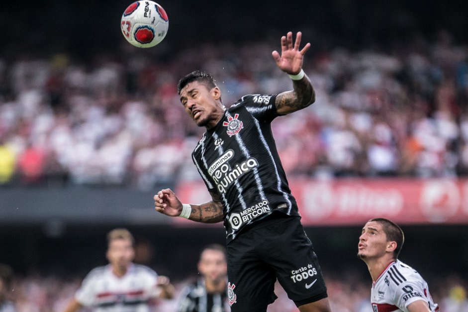 Paulinho foi eleito o pior jogador em campo pela torcida do Corinthians