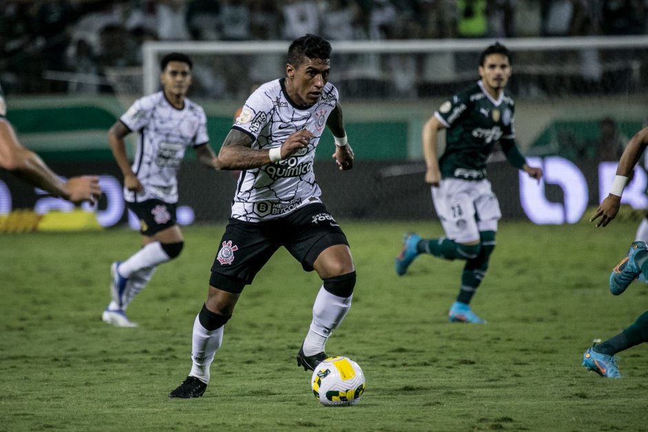 Paulinho foi um dos atletas criticados pela torcida ao final do jogo contra o Palmeiras