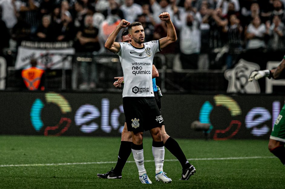 Jnior Moraes marcou seu primeiro gol com a camisa do Corinthians e ajudou o Timo a avanar na Copa do Brasil