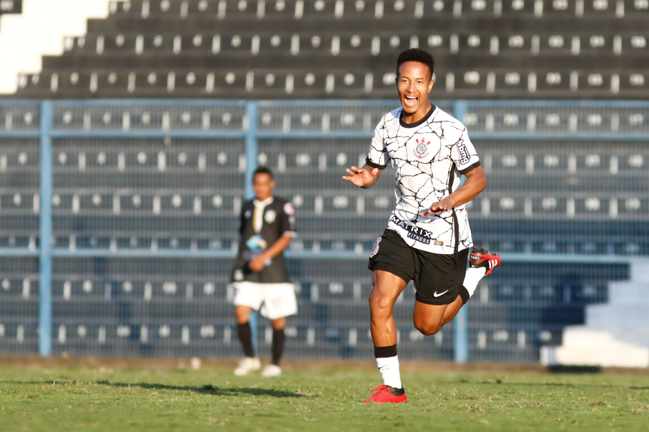 Mindinho durante o jogo contra o So Bernardo pelo Paulista Sub-20