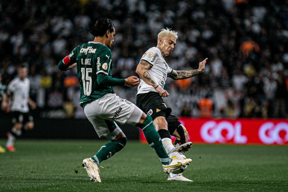 Rger Guedes durante partida entre Corinthians e Palmeiras