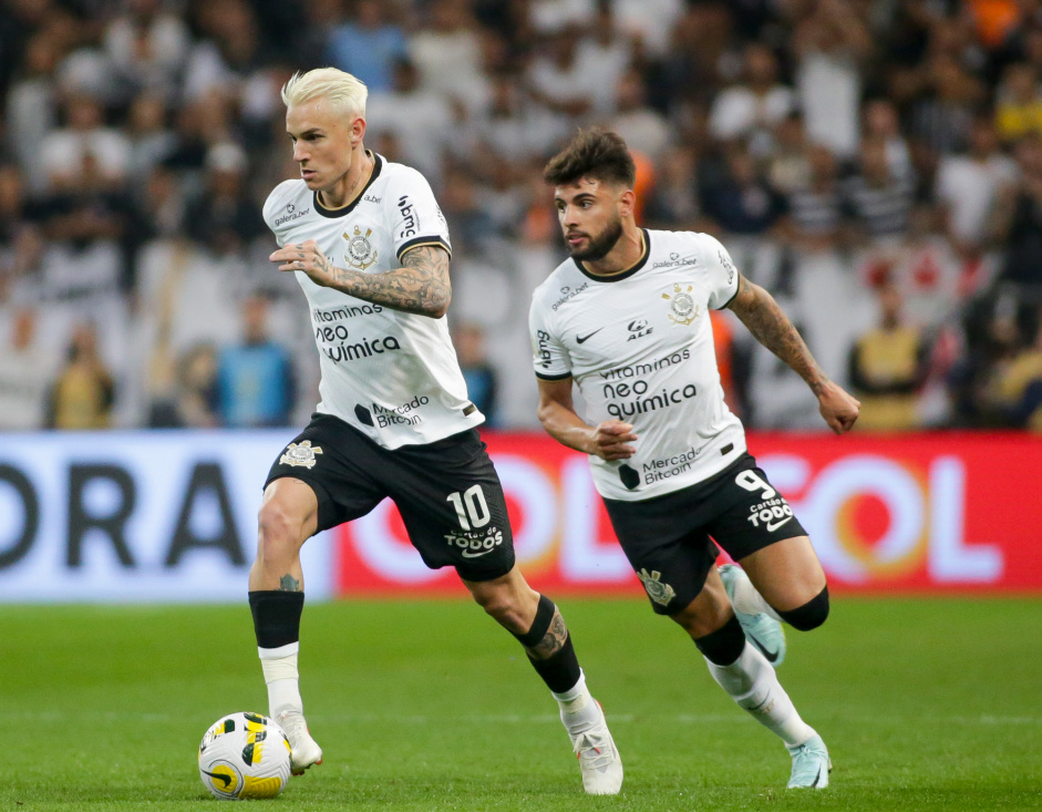 Rger Guedes e Yuri Alberto so a esperana de gols do Corinthians