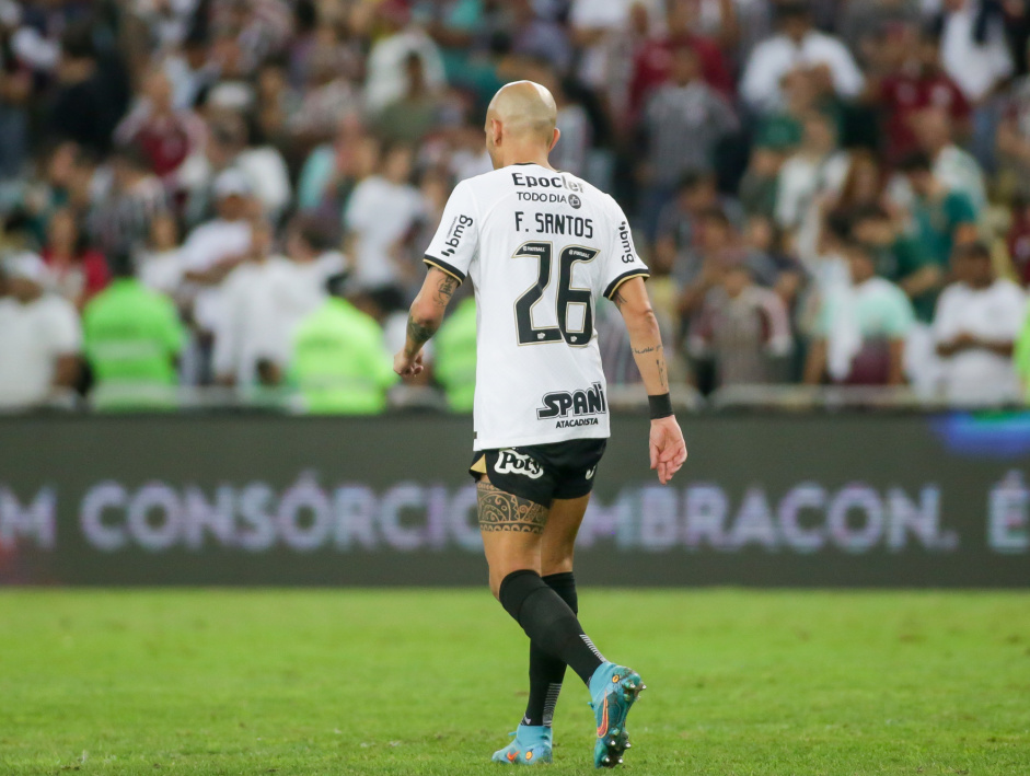 Fbio Santos foi titular do Corinthians diante do Fluminense no Maracan