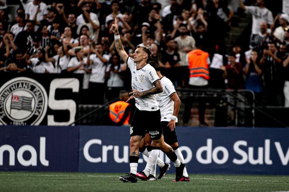 Guedes marcou seu quarto gol no Paulista diante do Botafogo-SP