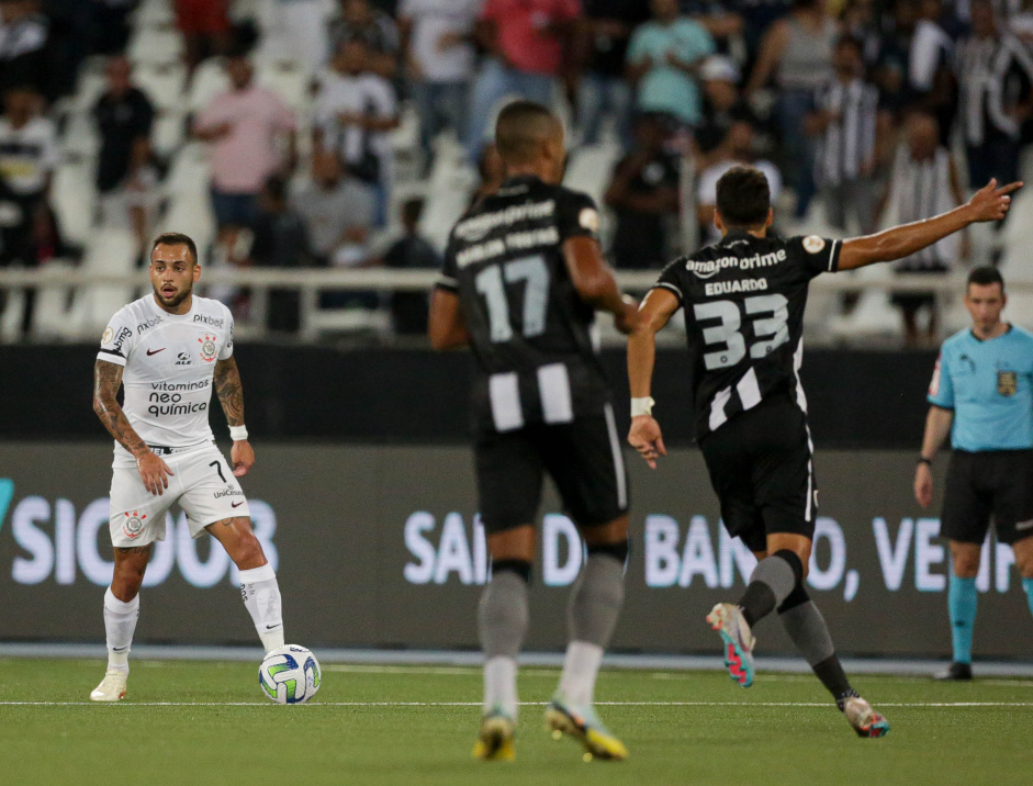 Maycon durante partida do Corinthians com o Botafogo, pelo Brasileiro 2023