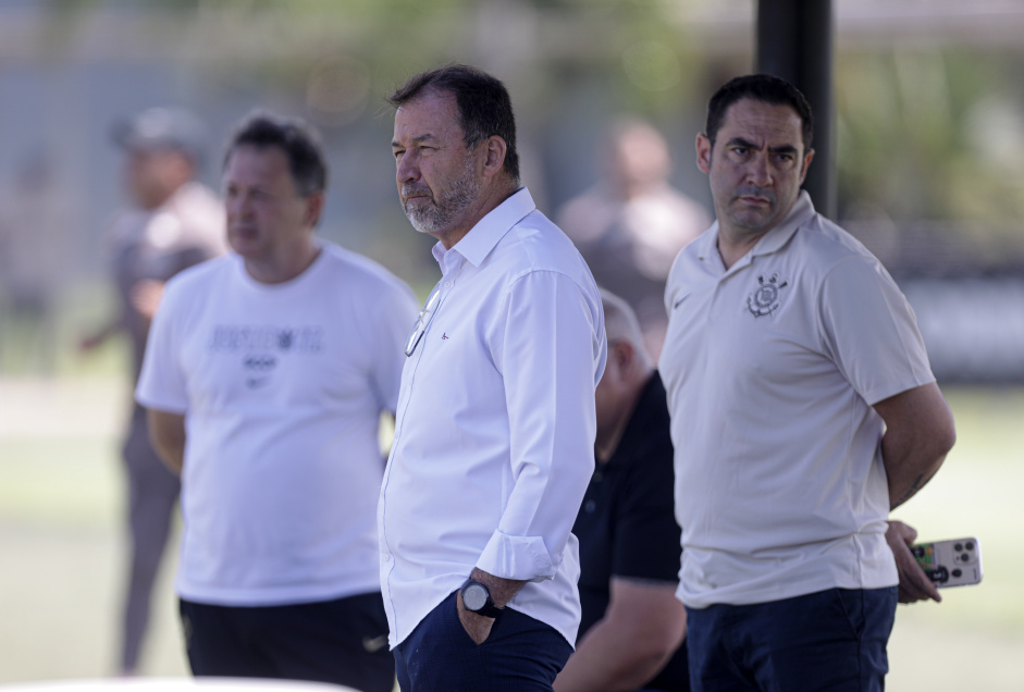 Fbio Novi, Augusto Melo e Chico durante treino do Corinthians no CT Joaquim Grava