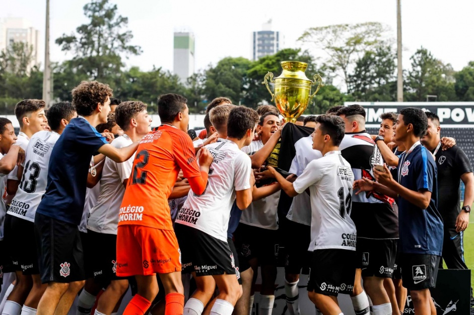 Em 2019, o Corinthians ganhou a Paulista Cup Sub-14 e o time contava com os hoje profissionais Moscardo, Bidon e Felipe Longo