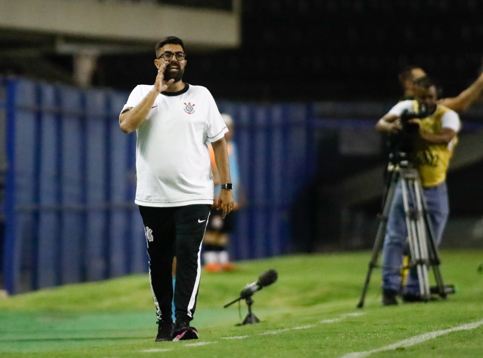 O Corinthians enfrenta a Portuguesa duas vezes neste sbado, primeiro pelo Paulista Sub-15 e depois Sub-17